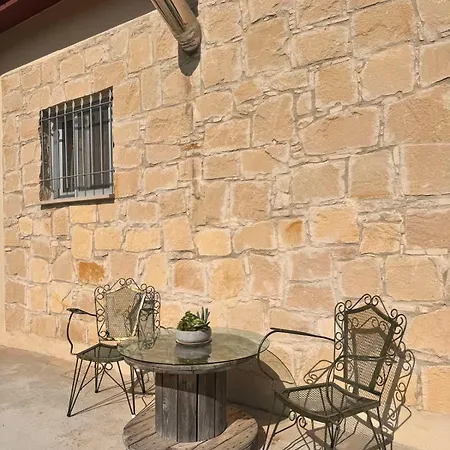 Sto Katifori In Village